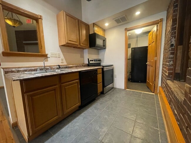 Building Photo - 313 Park Central E