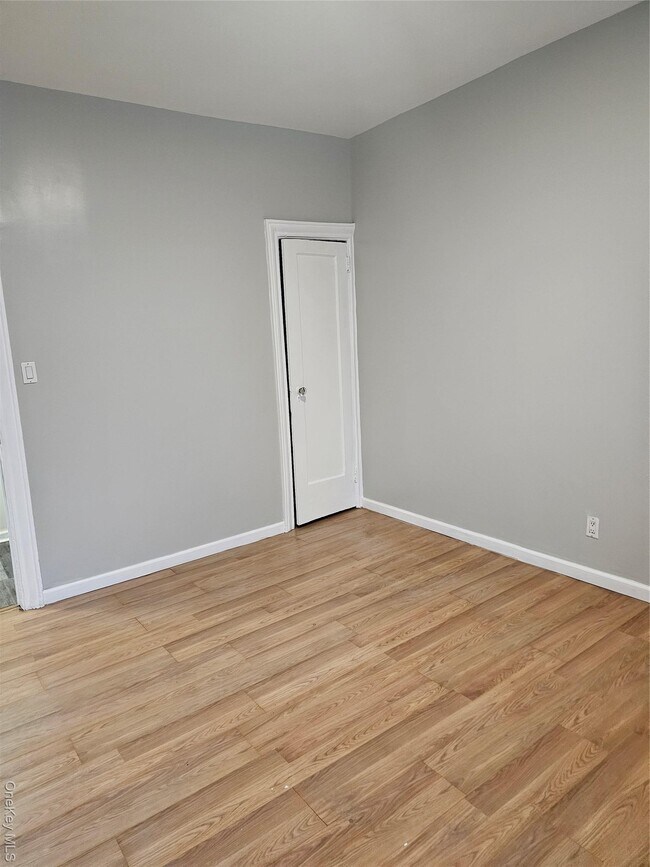 Building Photo - 235 E 91st St