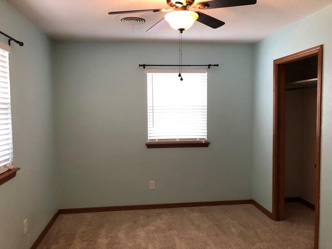 Building Photo - 320 Mimosa Dr