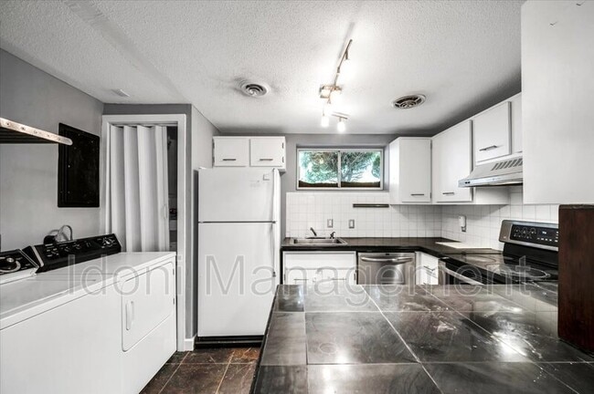 Building Photo - 78 Shepards Knoll Dr