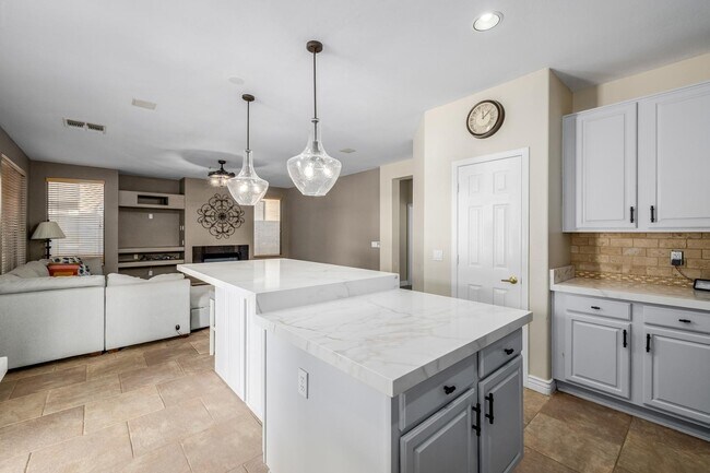 Building Photo - 7740 E Phantom Way