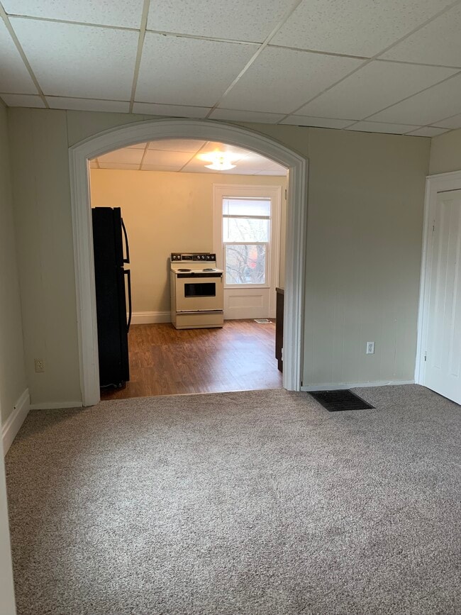 Building Photo - 617 7th Ave