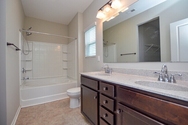 Building Photo - Spacious 4 Bedroom Home with 1st Floor Primary Suite in Austen Lakes  4 Bedrooms | 2.5 Bathrooms ...