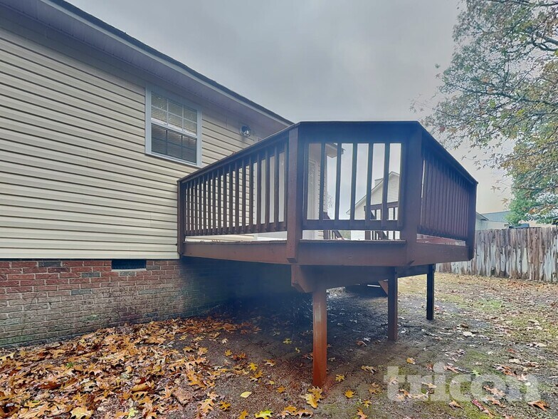 Building Photo - 1017 Laurel Leaf Rd