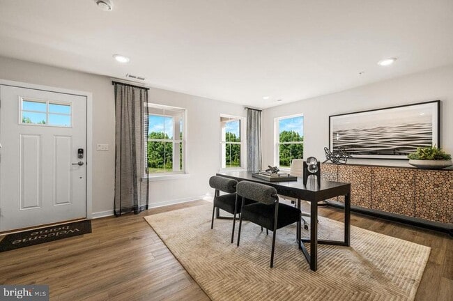 Building Photo - 35 E Front St