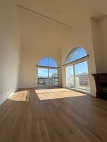Building Photo - 908 S Ardmore Ave