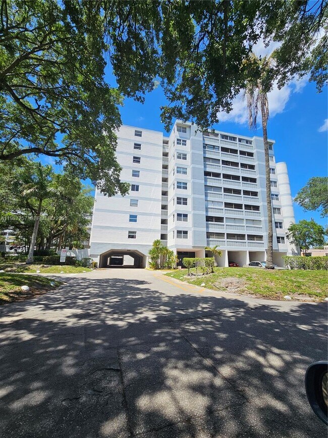 Building Photo - 3301 Spanish Moss Terrace
