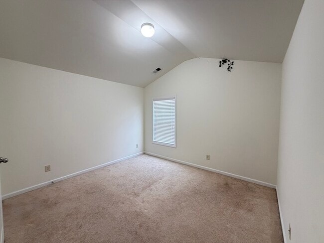 Building Photo - 308 Privet Cir