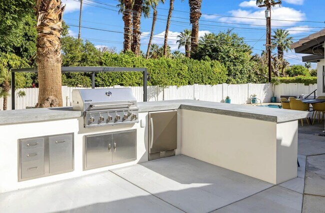 Building Photo - 46890 Highland Palms Dr