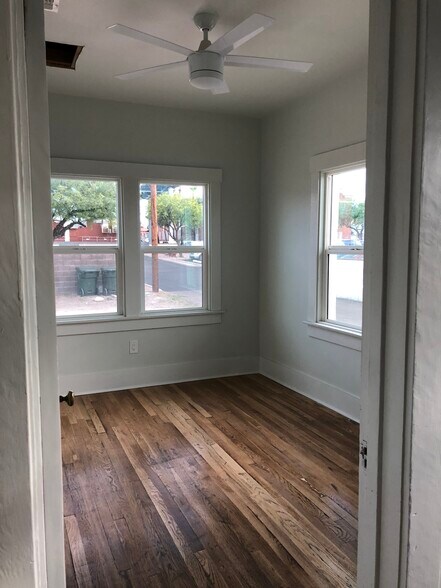 Building Photo - 426 E Helen St