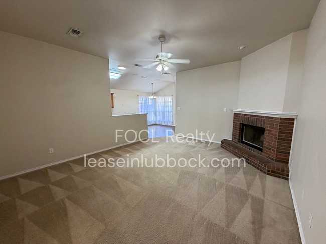 Building Photo - Bright and Welcoming 3/2/2