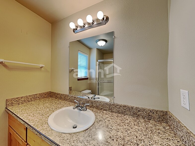 Building Photo - 2522 Char Cir NW