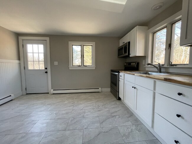 Building Photo - 131 Durham Rd