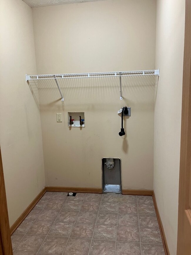 Building Photo - 1046 Laurel Tree Ct