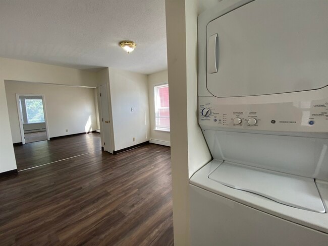 Building Photo - 133 Second St