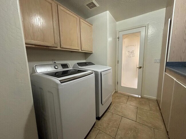 Building Photo - 3136 E Brookwood Ct