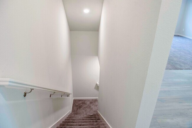 Building Photo - 12003 SE High Creek Rd