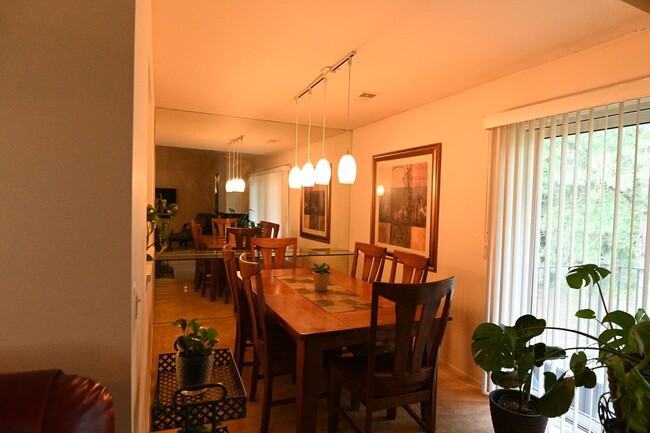 Building Photo - 27420 Evergreen Rd