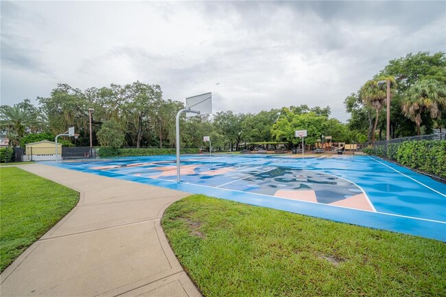 Building Photo - 762 S Village Cir
