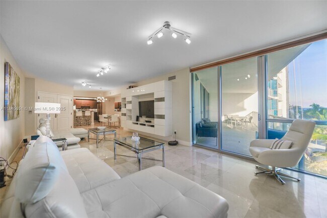 Building Photo - 3101 S Ocean Dr
