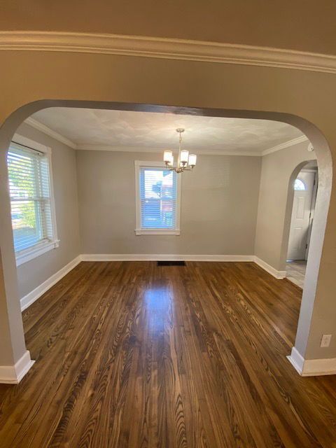 Building Photo - 702 S Cherry St