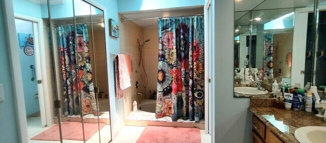 Building Photo - 1132 SE Oriental Ave