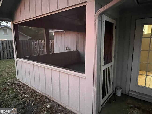 Building Photo - 152 Woodvalley Ct