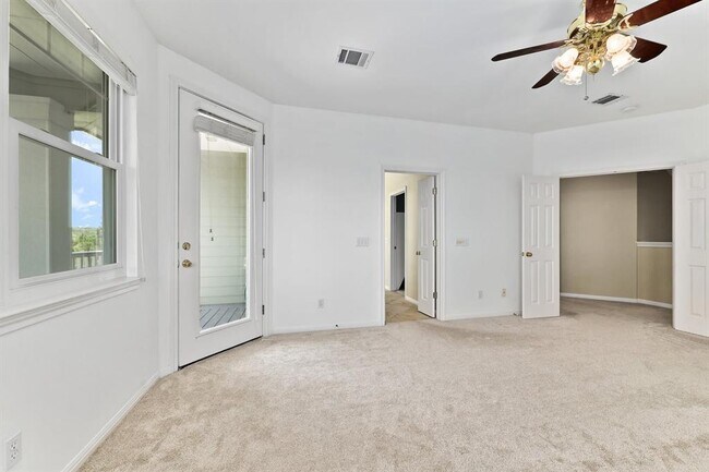 Building Photo - 14425 Evergreen Cove