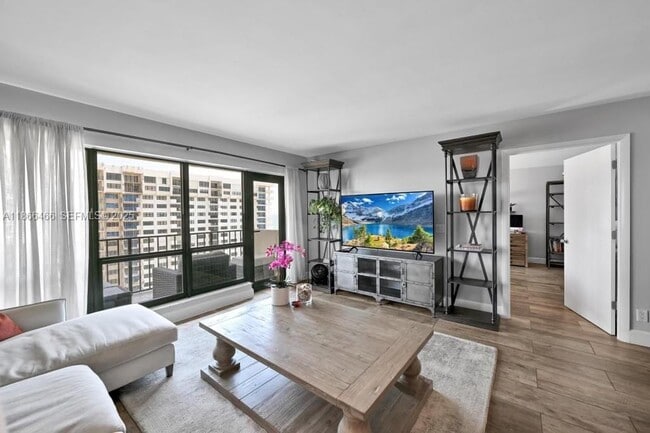 Building Photo - 5000 N Ocean Blvd