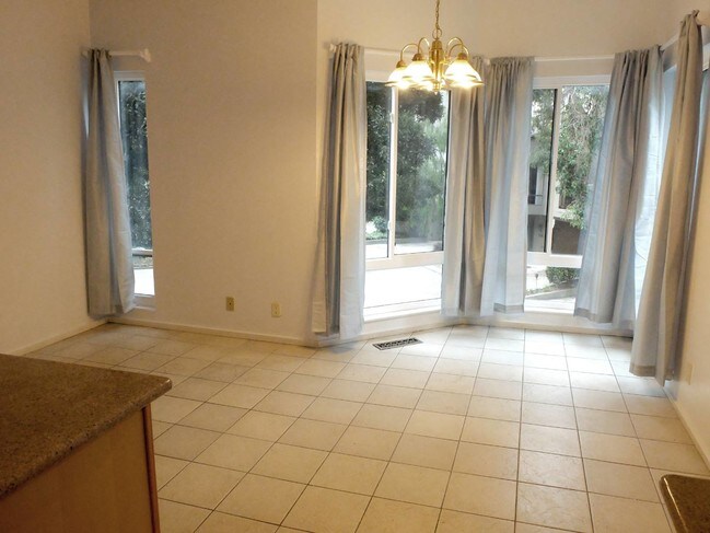 Building Photo - 101 S Lake Merced Hills