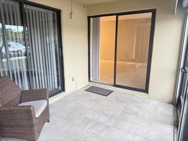 Building Photo - 2312 S Cypress Bend Dr