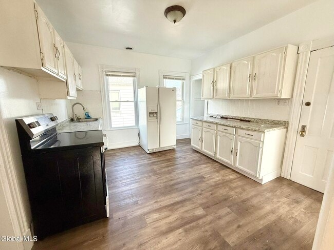 Building Photo - 1017 Hegeman St