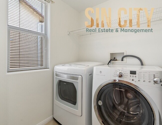 Building Photo - "Charming 3-Bed Oasis with Granite Elegance on Gingerbread Man Ave, Las Vegas!"