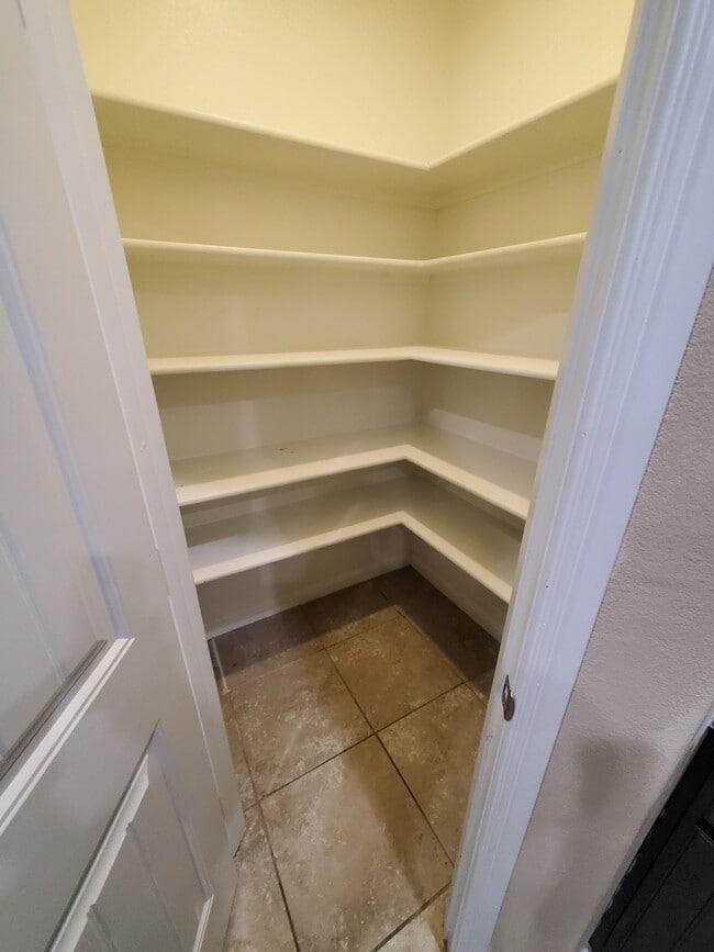 Building Photo - 103 Shadow Mountain Dr