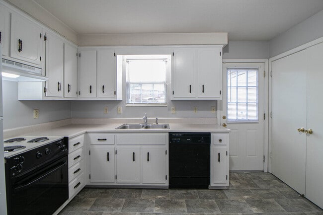 Building Photo - 363 Peabody Dr