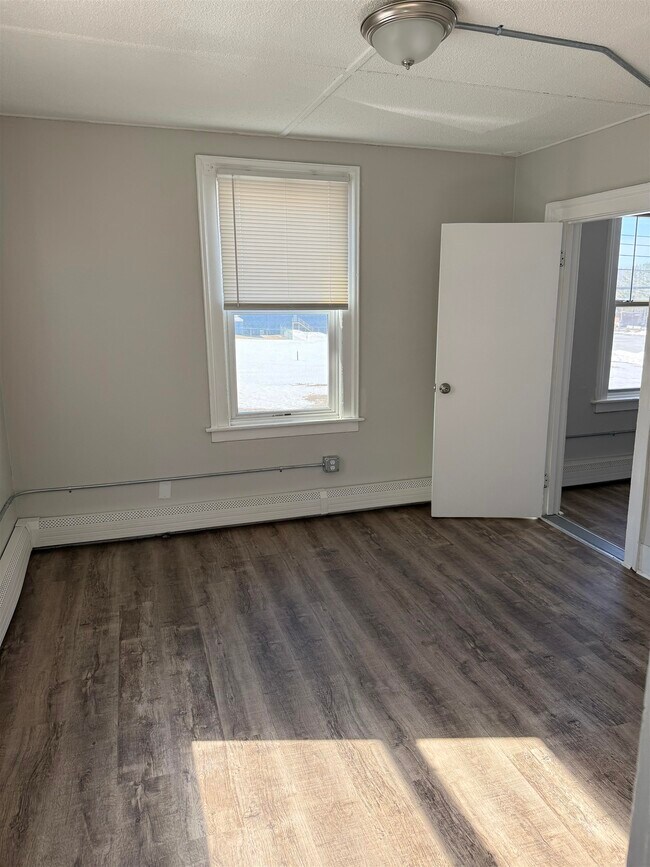 Building Photo - 524 Sunapee St