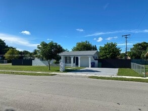 Building Photo - 2513 NW 179th St