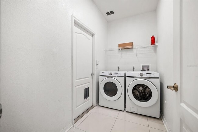 Building Photo - 9446 Leatherwood Ave