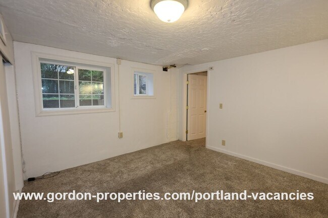 Building Photo - MOVE IN SPECIAL: SE 88th Ave - 2 bedroom a...