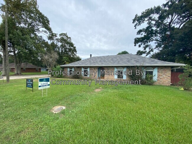 Building Photo - 40291 LA-42