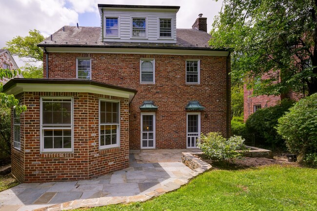 Building Photo - Charming & Spacious Colonial in N Cleveland Park w/Park-Like Rear Garden & Detached Garage