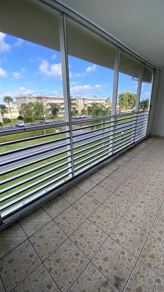 Building Photo - 2640 Garden Dr S