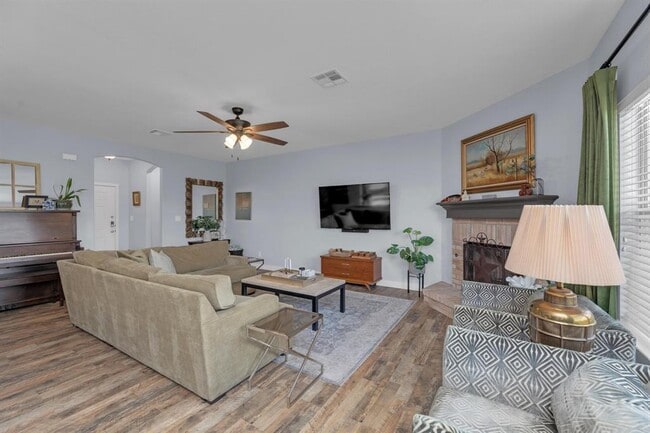 Building Photo - 1410 Sherry Dr