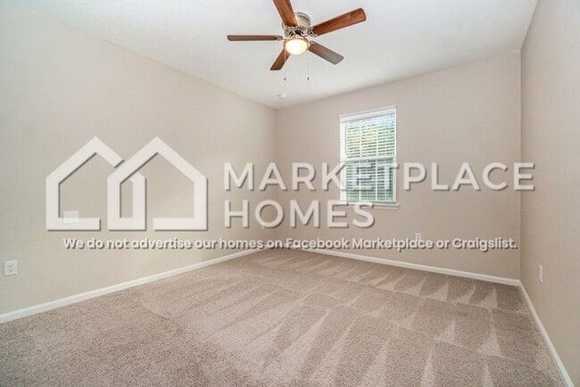 Building Photo - 11033 Stapleton Dr