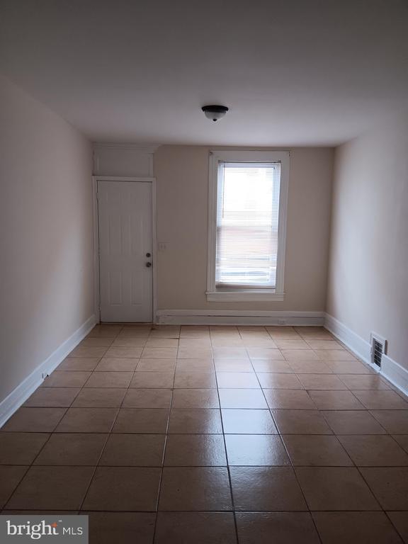 Building Photo - 117 N Glover St