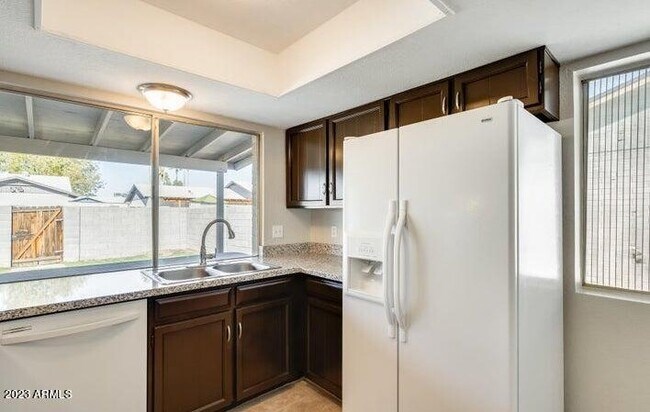 Building Photo - 2536 E Commonwealth Cir