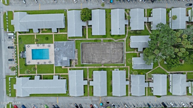 Building Photo - 840 Center Ave