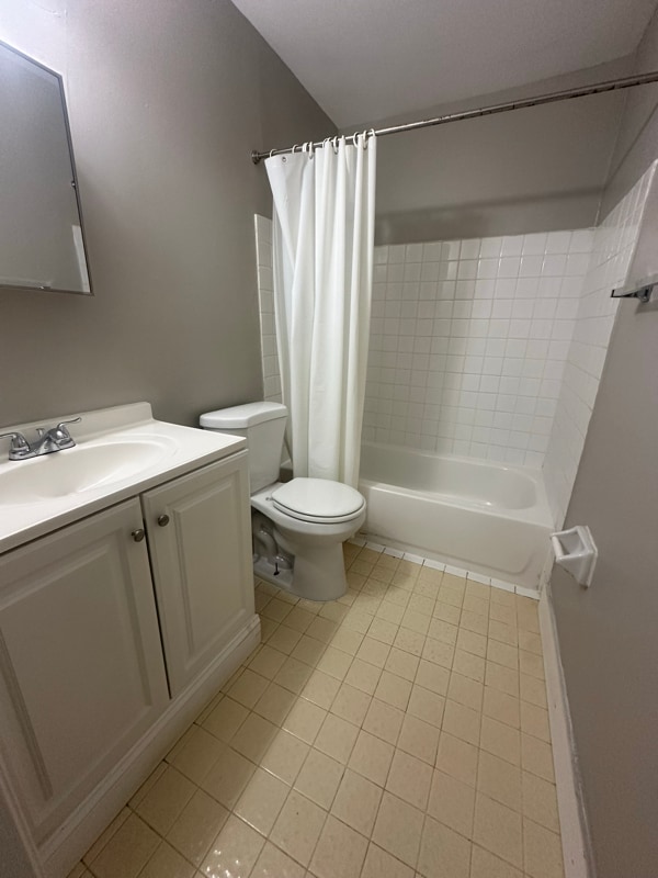 Building Photo - 4833 Serafica Dr