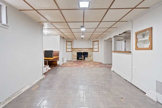 Building Photo - 609 Hammond Ave