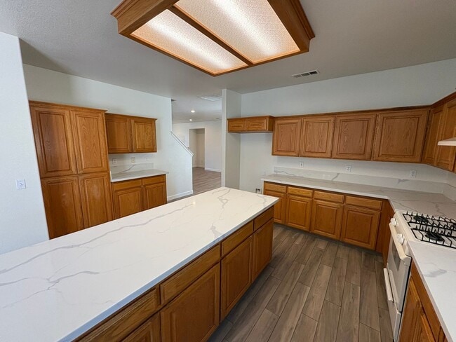 Building Photo - 2 Story Home Near Shopping Center Rent Ready!